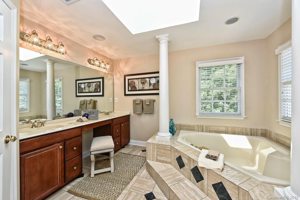 2034 Maynard Road Charlotte, NC 28270 - Photo 12 of 24 Gallery Image 12