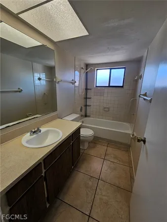 $1,000 | 1221 Southeast 46th Lane, Unit K, Cape Coral, FL 33904