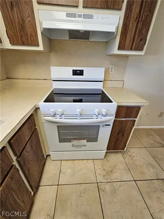 $1,000 | 1221 Southeast 46th Lane, Unit K, Cape Coral, FL 33904