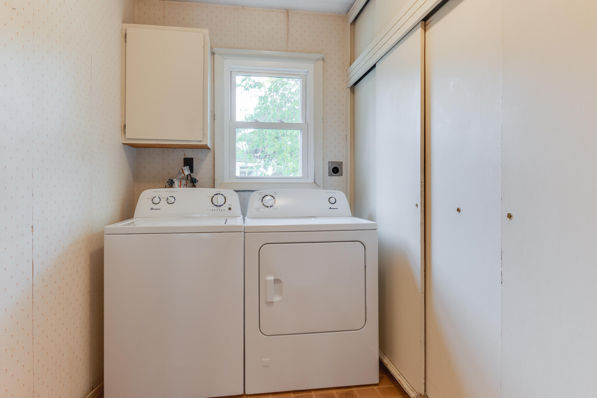 7535 Yorktown Road Lansing, MI 48917 - Photo 11 of 50 Laundry
