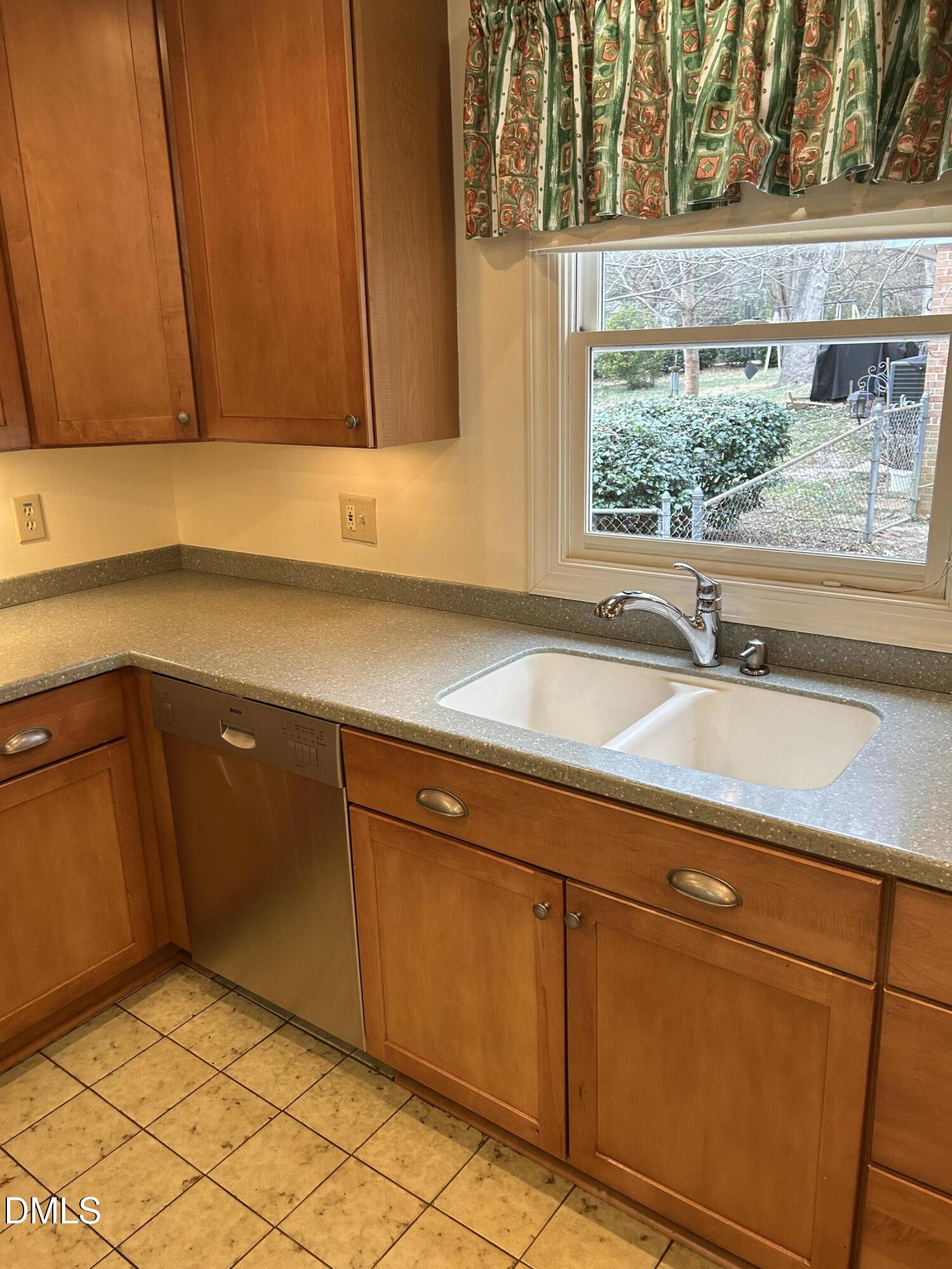 312 Compton Road Raleigh, NC 27609 - Photo 15 of 49 IMG_8725