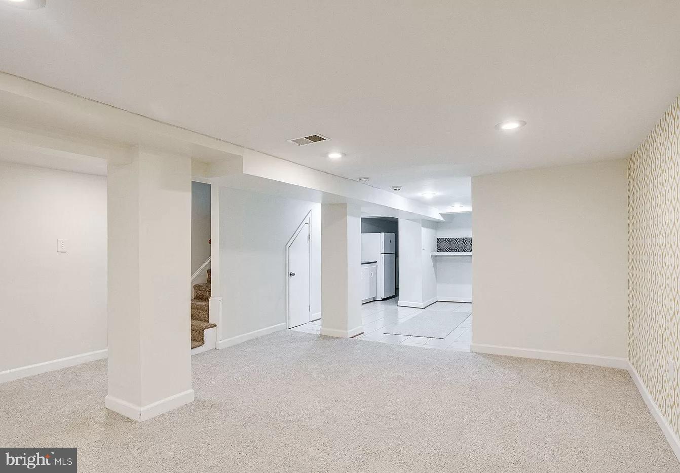 595 Columbia Road Northwest Washington, DC 20001 - Photo 28 of 36 a view of empty room