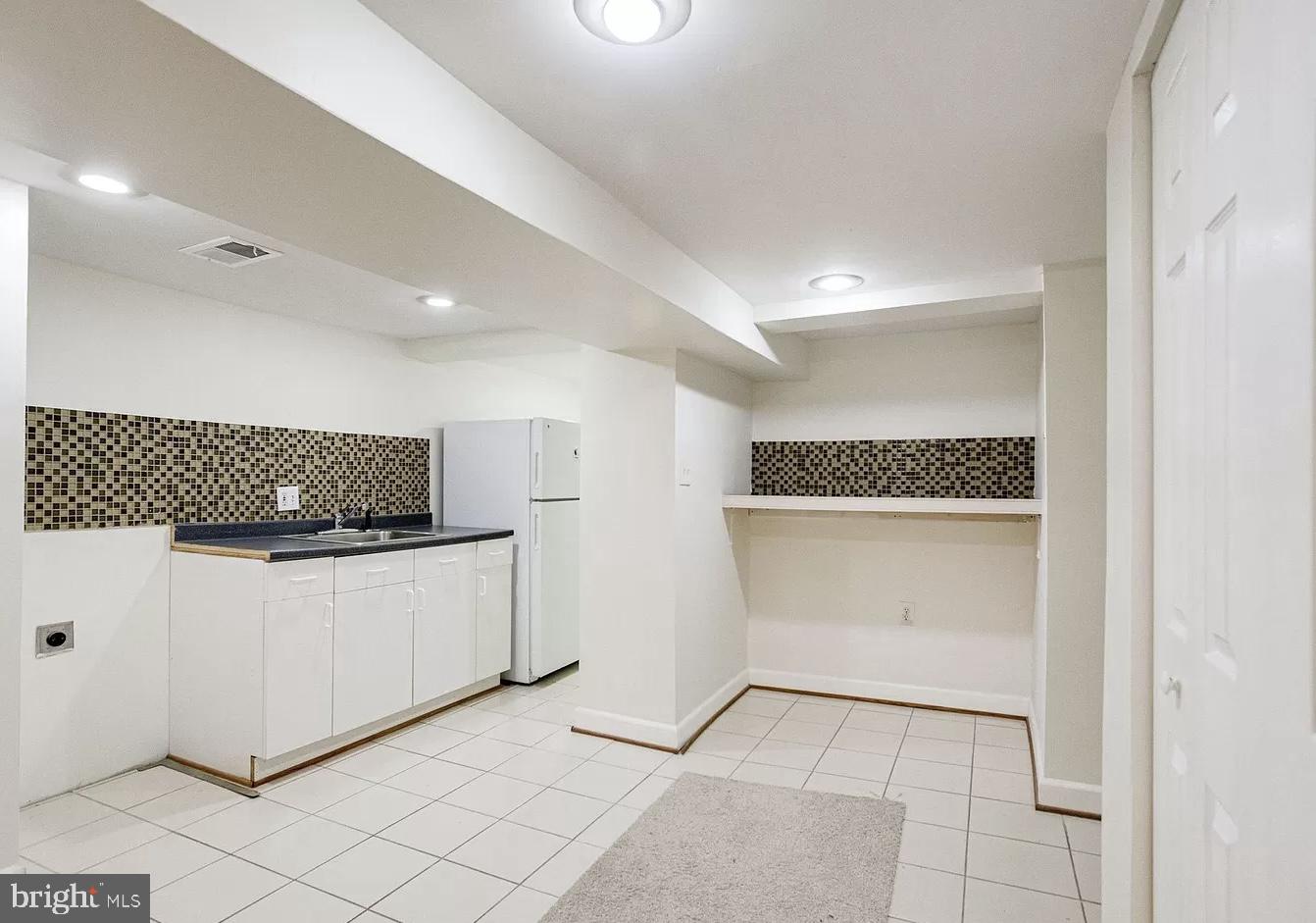 595 Columbia Road Northwest Washington, DC 20001 - Photo 32 of 36