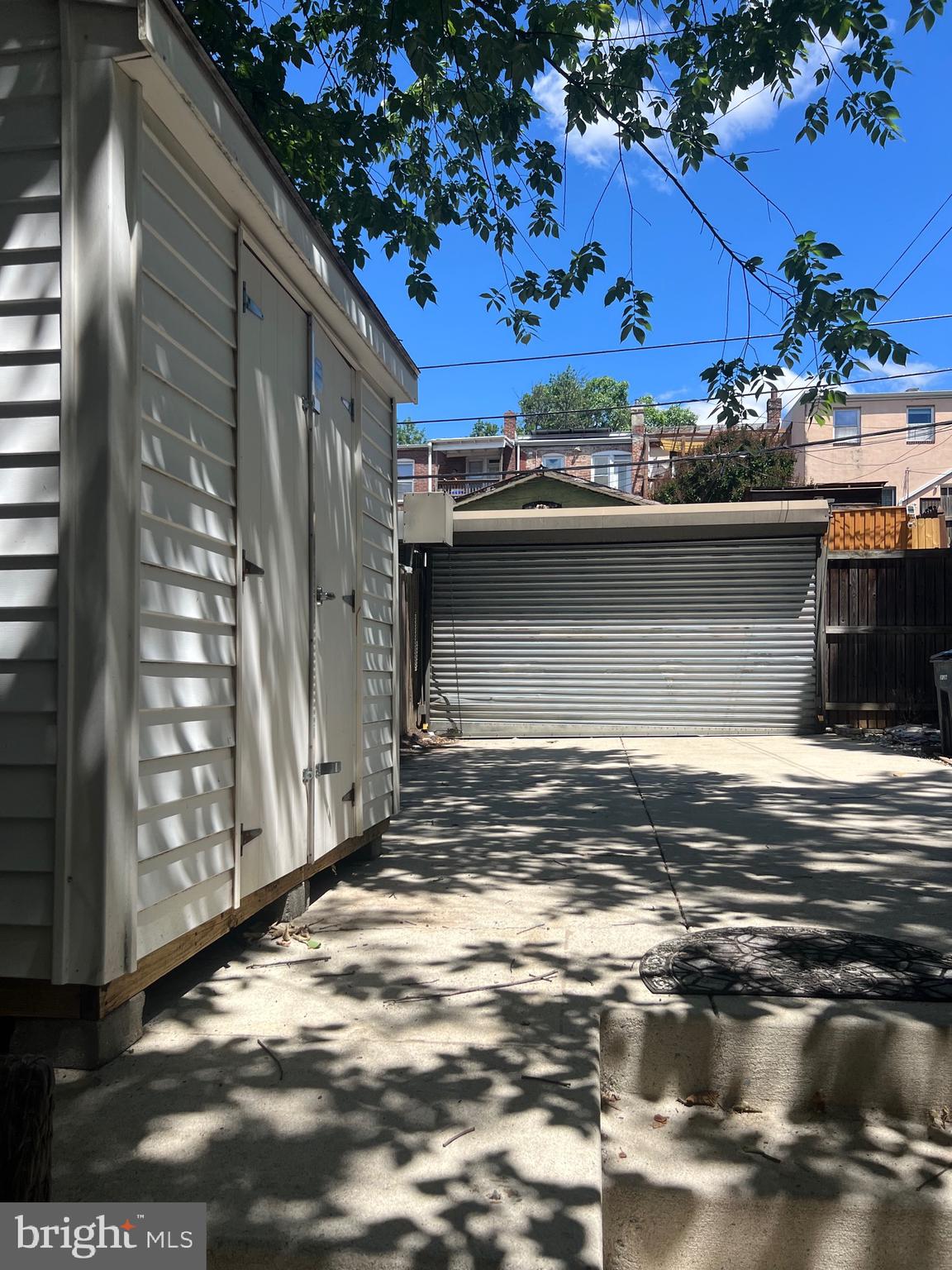 595 Columbia Road Northwest Washington, DC 20001 - Photo 35 of 36 a view of a balcony with an outdoor space
