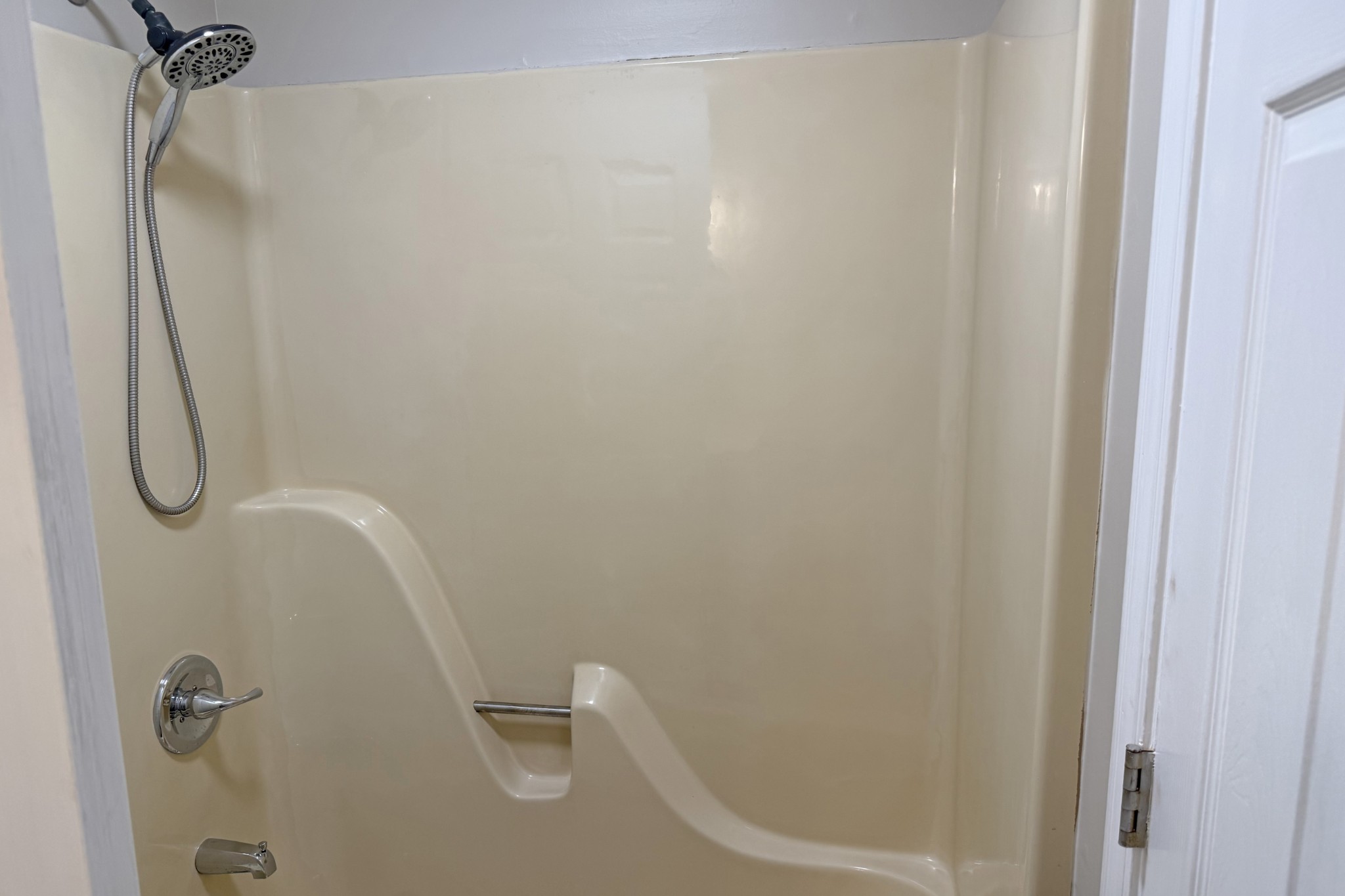 206 Stephens Hill Road Franklin, KY 42134 - Photo 13 of 21 a bathroom with a shower