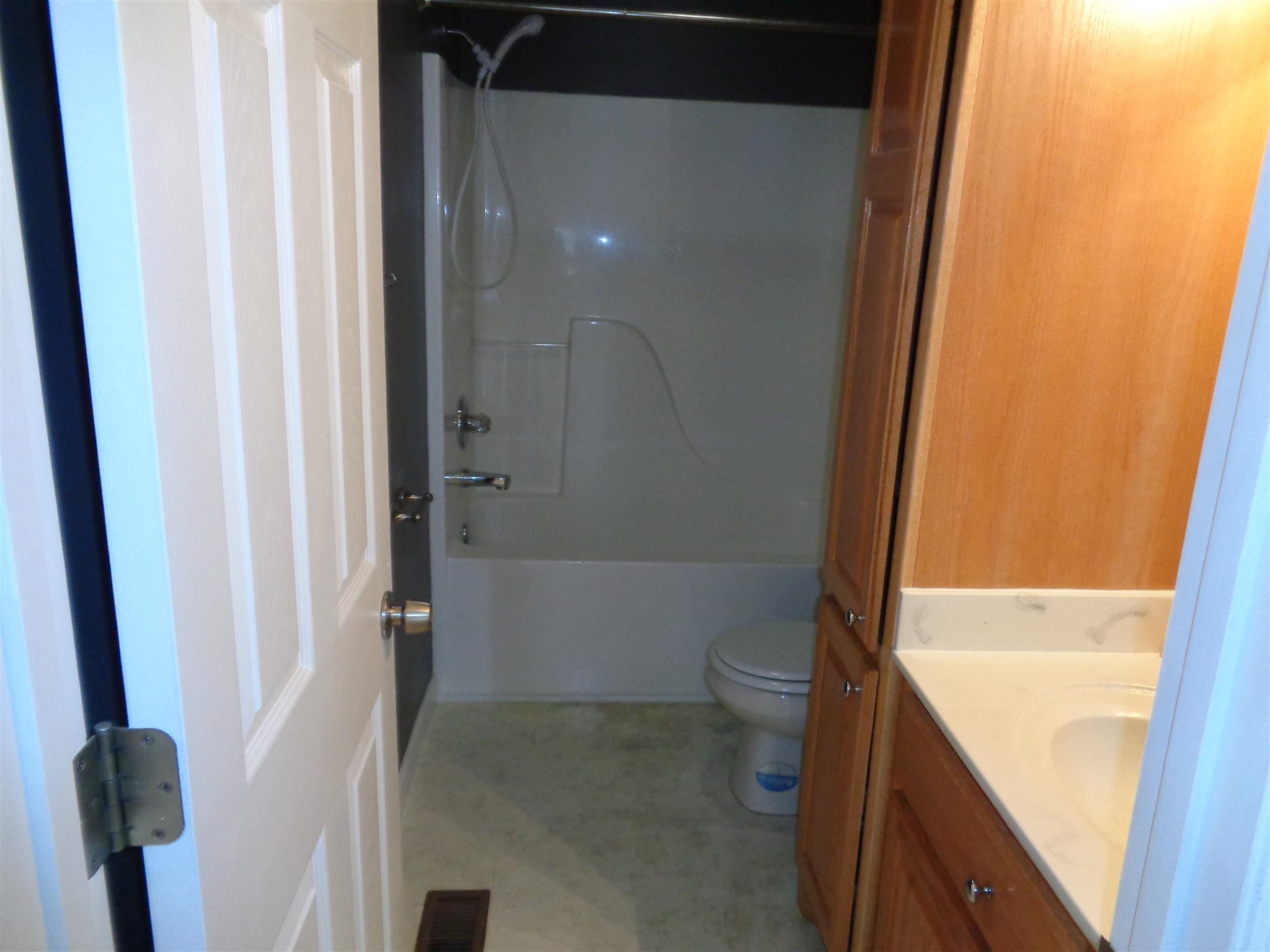 100 Timber Ridge Lane Pulaski, TN 38478 - Photo 16 of 28 Full master bath