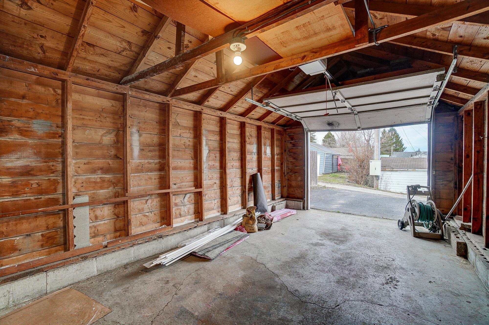 703 North Burnett Road Springfield, OH 45503 - Photo 29 of 35 030