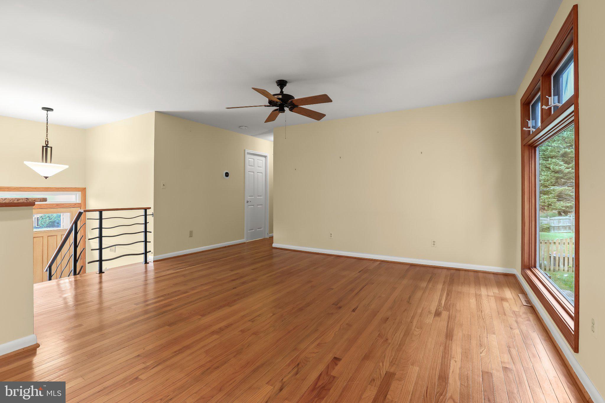 1906 Logwind Road Catonsville, MD 21228 - Photo 11 of 63 Living Room
