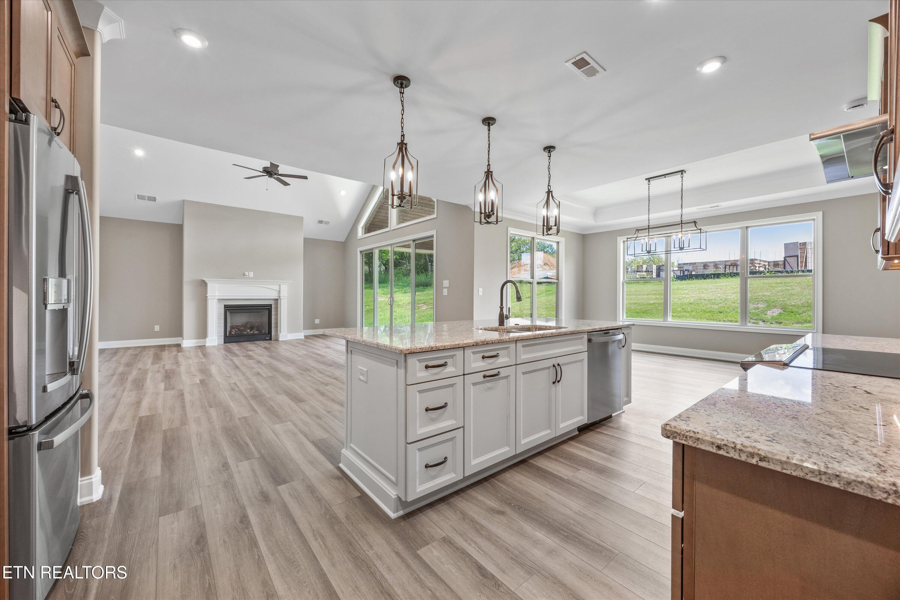 444 Sedge Lane Loudon, TN 37774 - Photo 24 of 47 Two tone cabinets