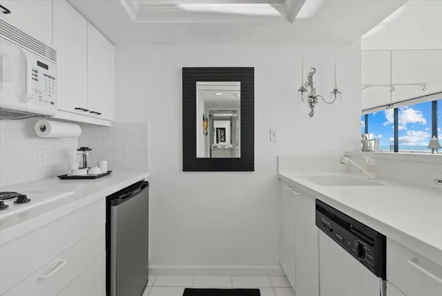 $690,000 | 5400 Ocean Boulevard, Unit 805, Sarasota, FL 34242