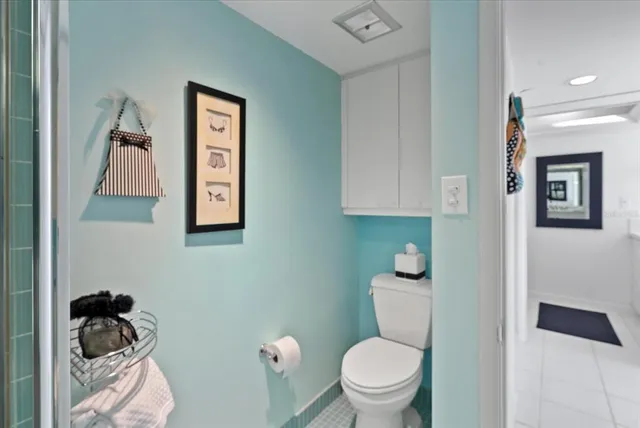 $690,000 | 5400 Ocean Boulevard, Unit 805, Sarasota, FL 34242