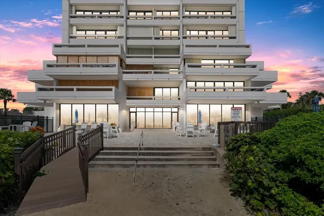 $690,000 | 5400 Ocean Boulevard, Unit 805, Sarasota, FL 34242