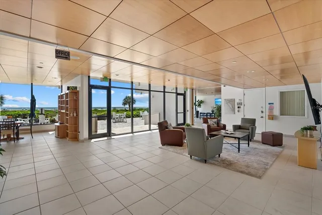 $690,000 | 5400 Ocean Boulevard, Unit 805, Sarasota, FL 34242