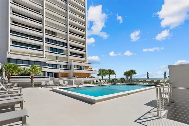 $690,000 | 5400 Ocean Boulevard, Unit 805, Sarasota, FL 34242