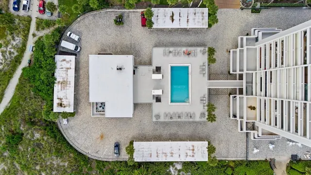 $690,000 | 5400 Ocean Boulevard, Unit 805, Sarasota, FL 34242