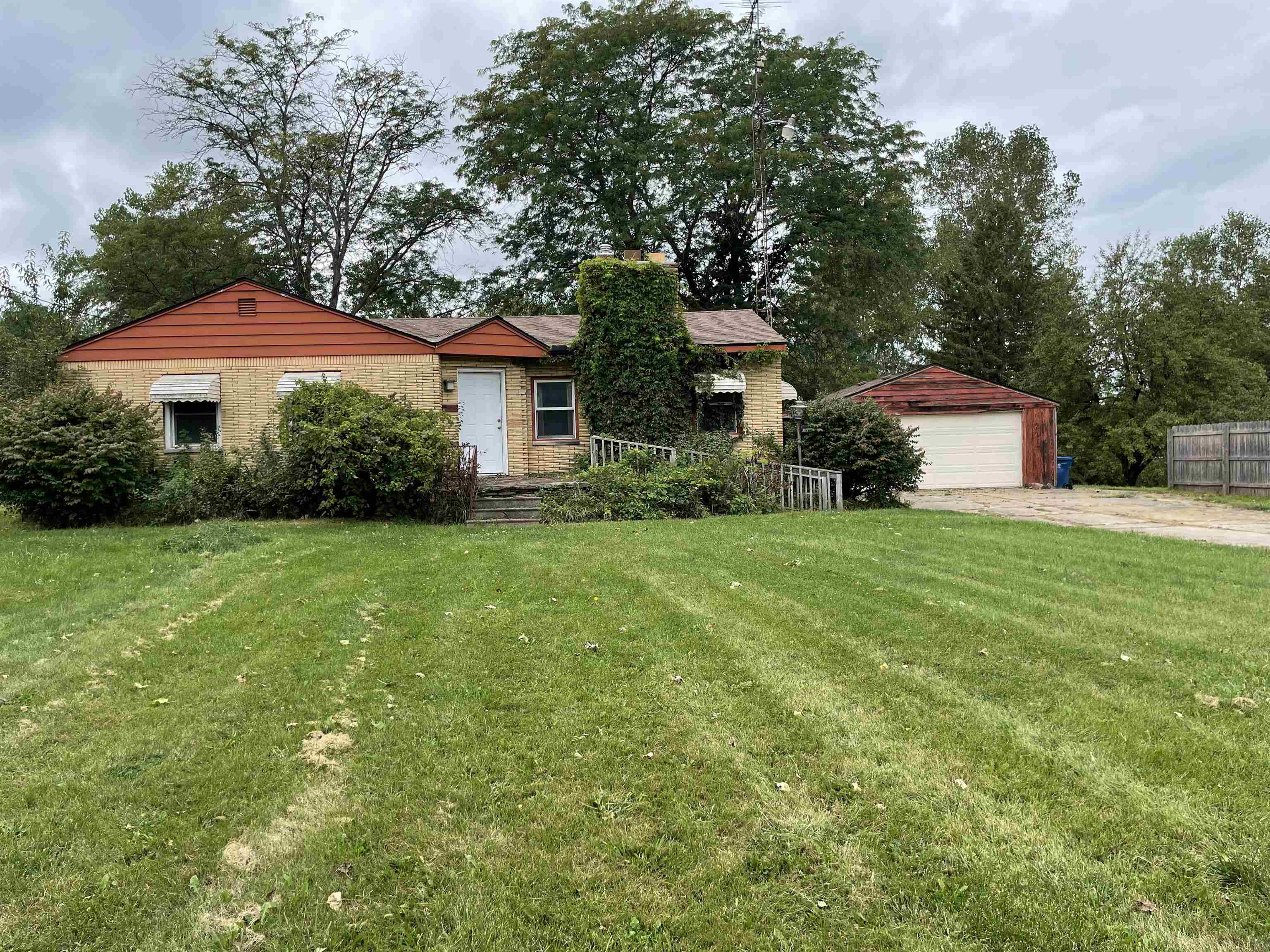 9212 Fenton Road, Unit 1 Grand Blanc, MI 48439 - Photo 1 of 4 Gallery Image 1