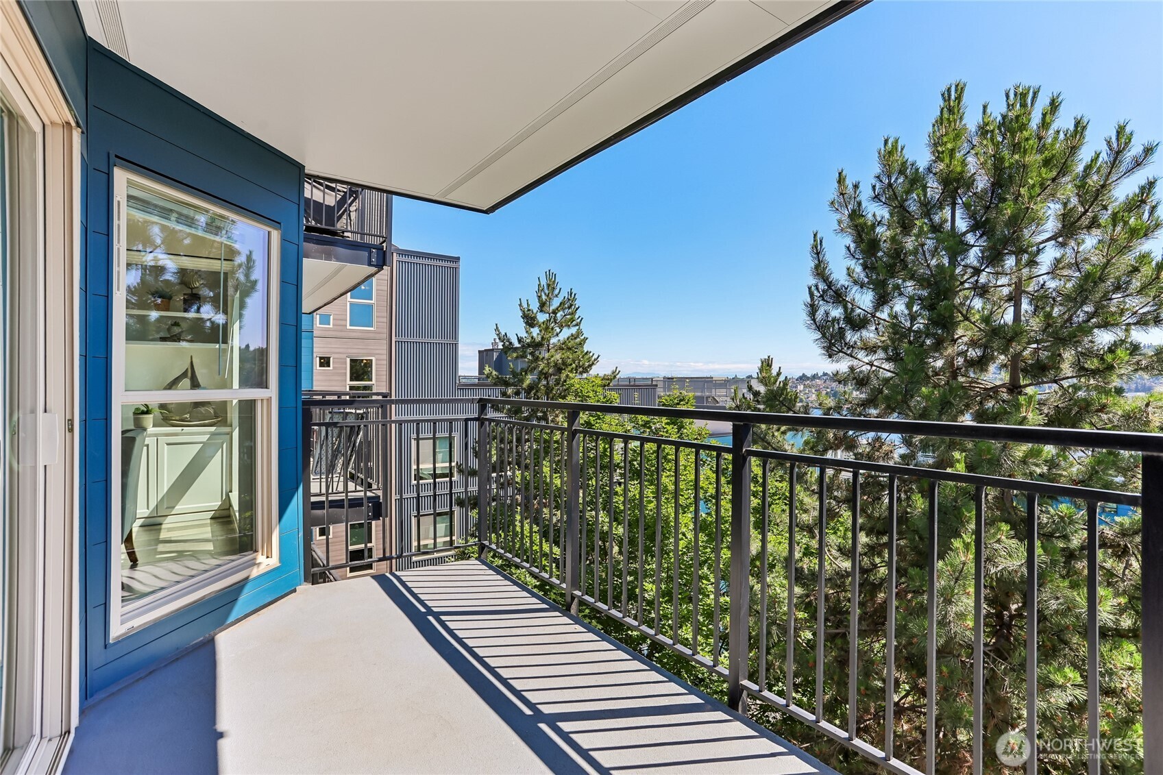 701 Galer Street, Unit 813 Seattle, WA 98109 - Photo 30 of 40