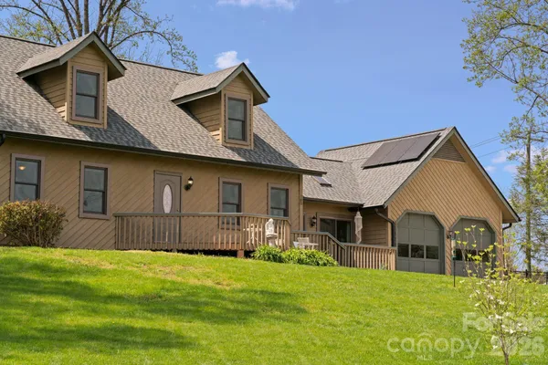 $459,000 | 100 Forest Park Drive, Hendersonville, NC 28792