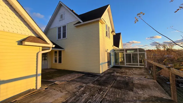 $525,000 | 35420 Oasis Road, Lindstrom, MN 55045