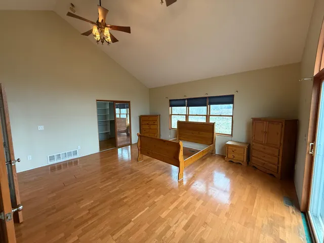 $525,000 | 35420 Oasis Road, Lindstrom, MN 55045