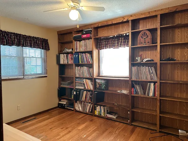 $320,000 | 12855 Lawrence Road, Sterling, IL 61081