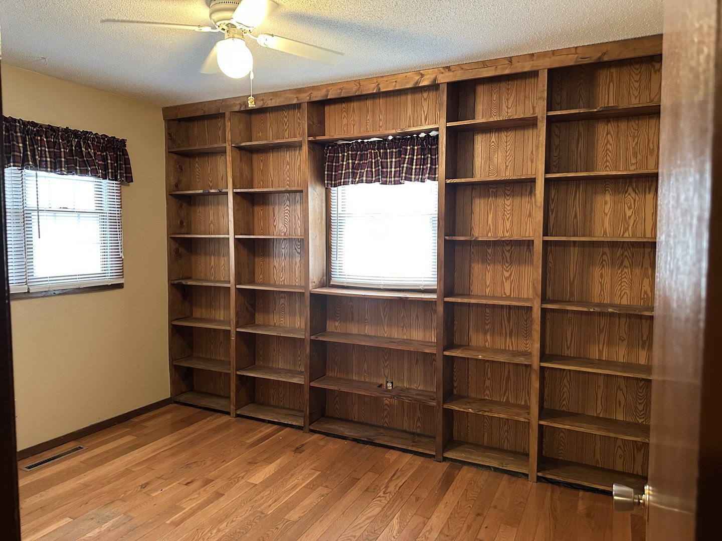 12855 Lawrence Road Sterling, IL 61081 - Photo 15 of 30 a view of a room with empty racks