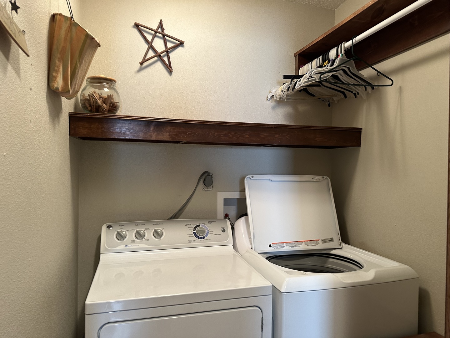 12855 Lawrence Road Sterling, IL 61081 - Photo 18 of 40 a close view of a stove in a kitchen