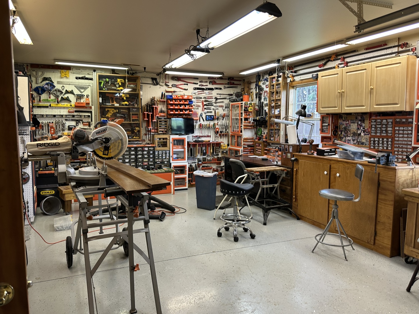 12855 Lawrence Road Sterling, IL 61081 - Photo 34 of 40 a room with musical instruments