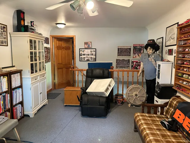 a view of parking area