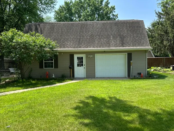 $320,000 | 12855 Lawrence Road, Sterling, IL 61081