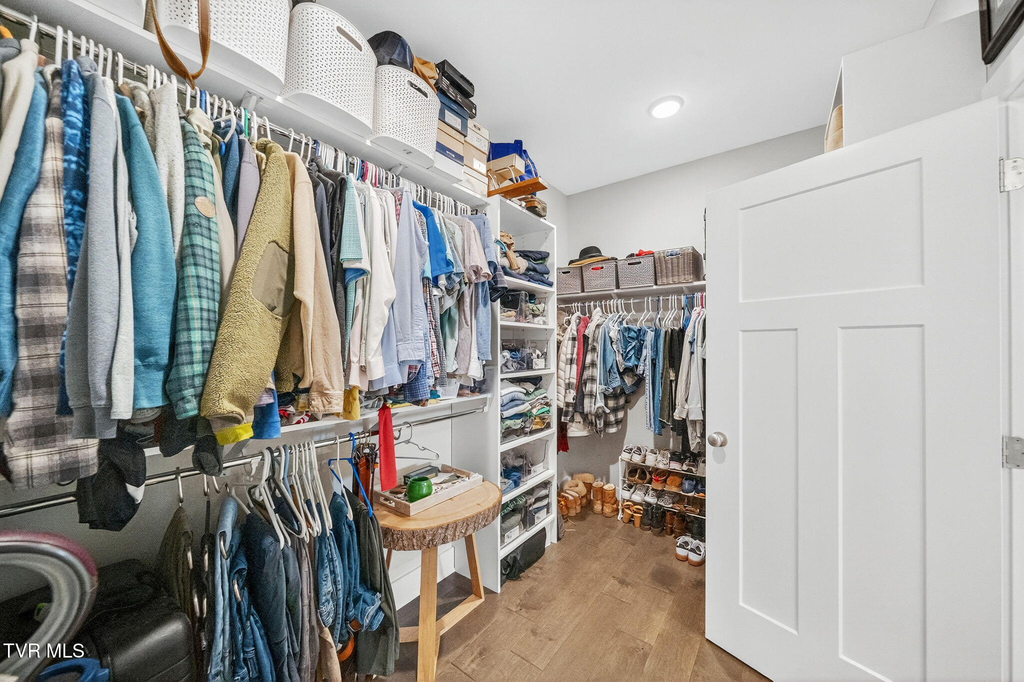 118 Gunners Way Gray, TN 37615 - Photo 25 of 33 Primary Closet