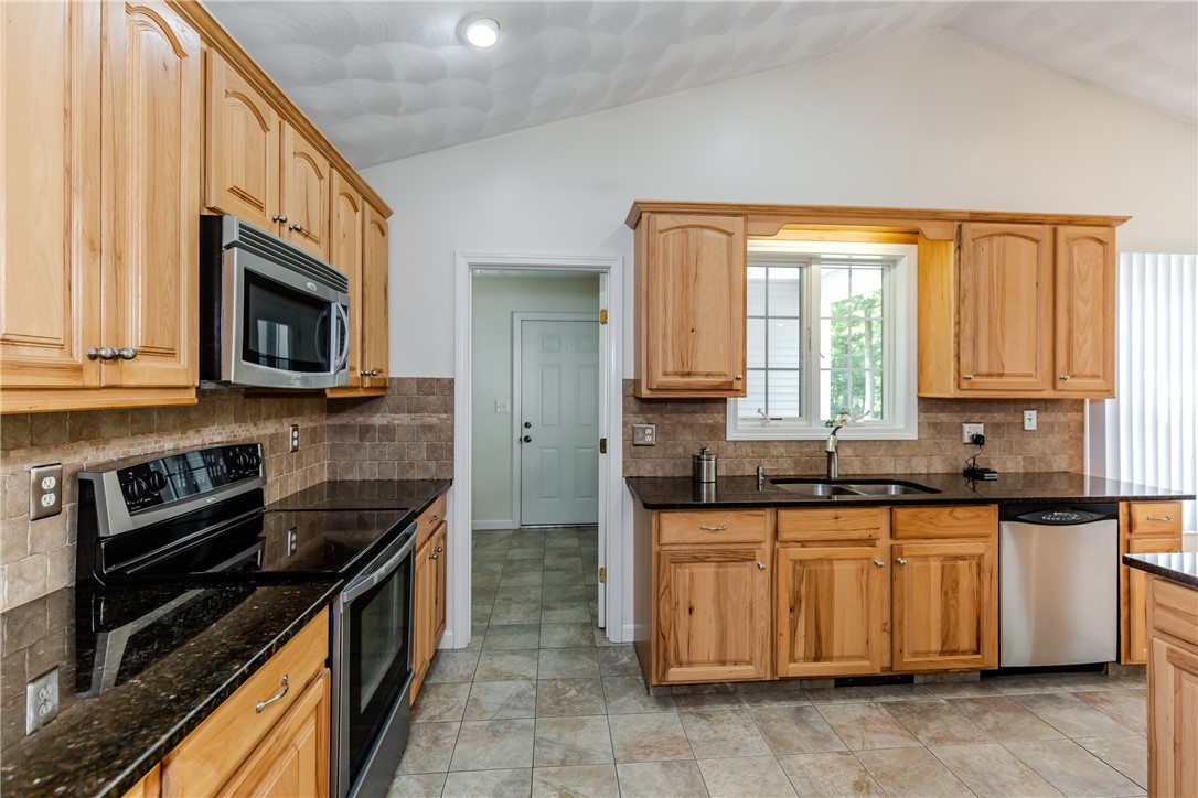 167 Cranberry Ridge Road Glocester, RI 02857 - Photo 17 of 50