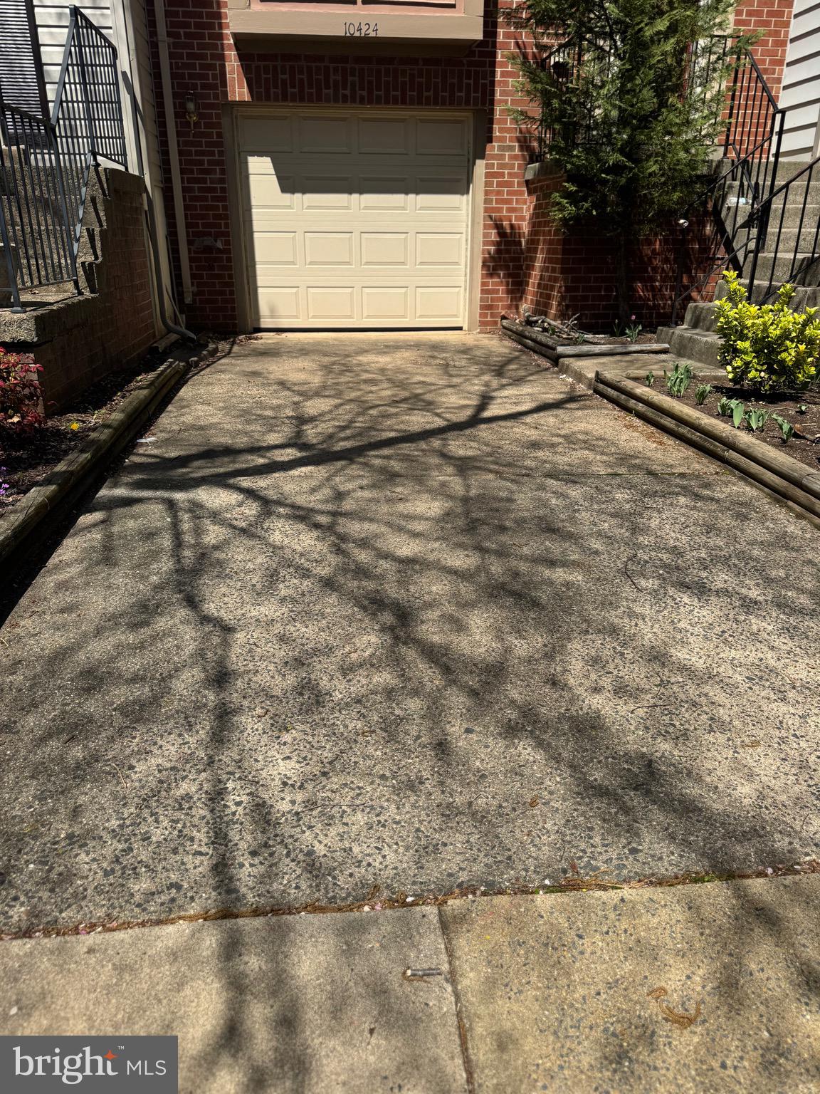 10424 Bermuda Lane Manassas, VA 20109 - Photo 3 of 32 a view of a house with a yard