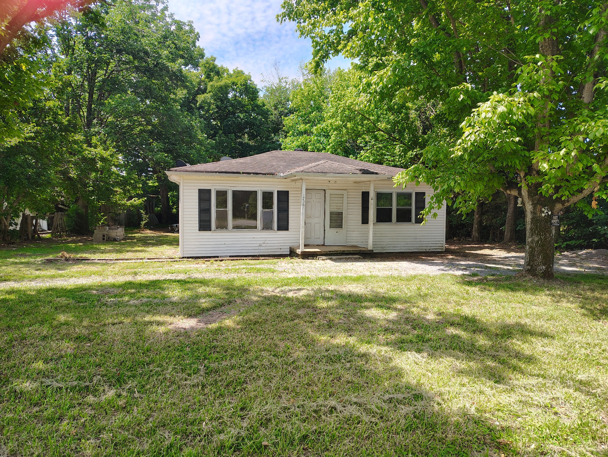 1736 Fairfield Road Westmoreland, TN 37186 - Photo 2 of 10