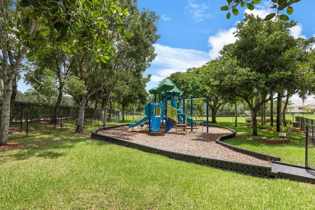 $749,900 | 144 Kensington Way, Royal Palm Beach, FL 33414