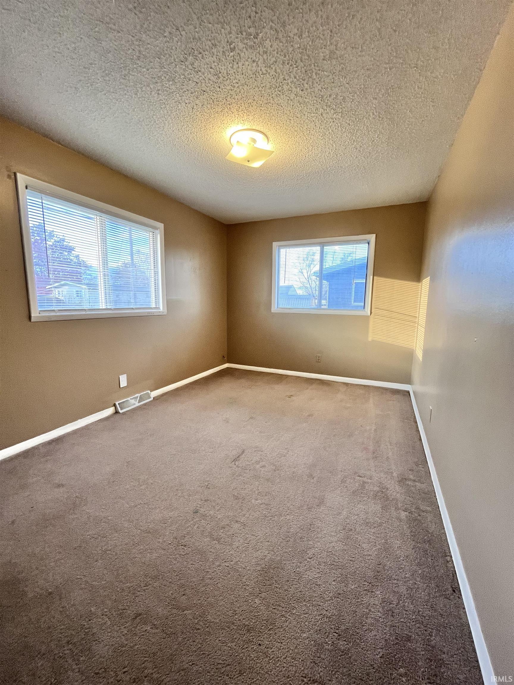 2943 Travis Street Peru, IN 46970 - Photo 9 of 14