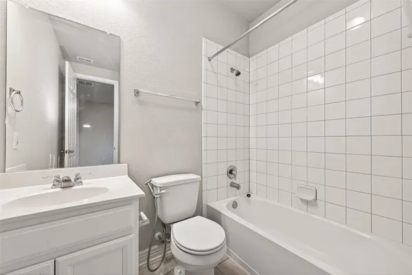$465,000 | 444 Round Lake Drive, Rosenberg, TX 77469