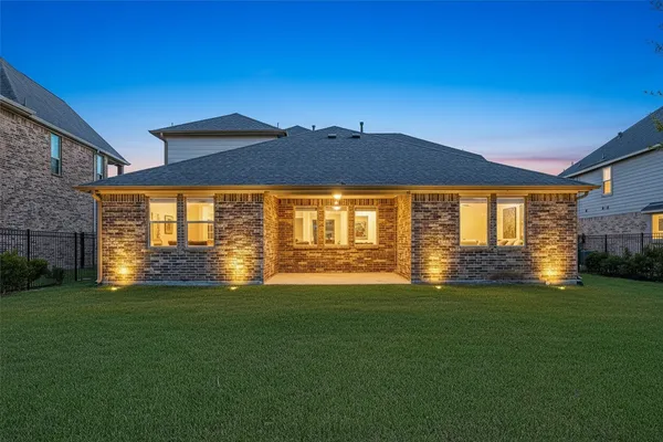 $465,000 | 444 Round Lake Drive, Rosenberg, TX 77469