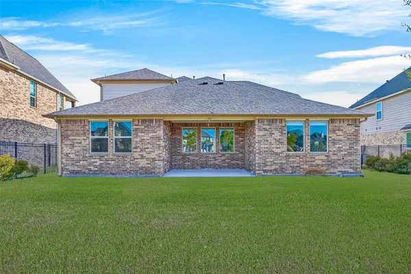 $465,000 | 444 Round Lake Drive, Rosenberg, TX 77469