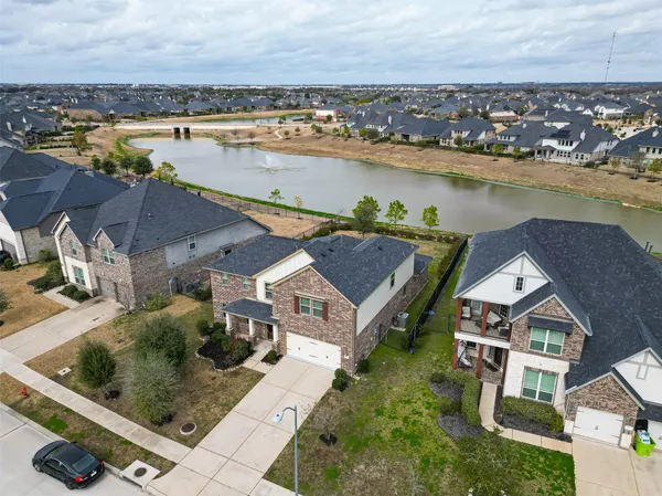 $465,000 | 444 Round Lake Drive, Rosenberg, TX 77469