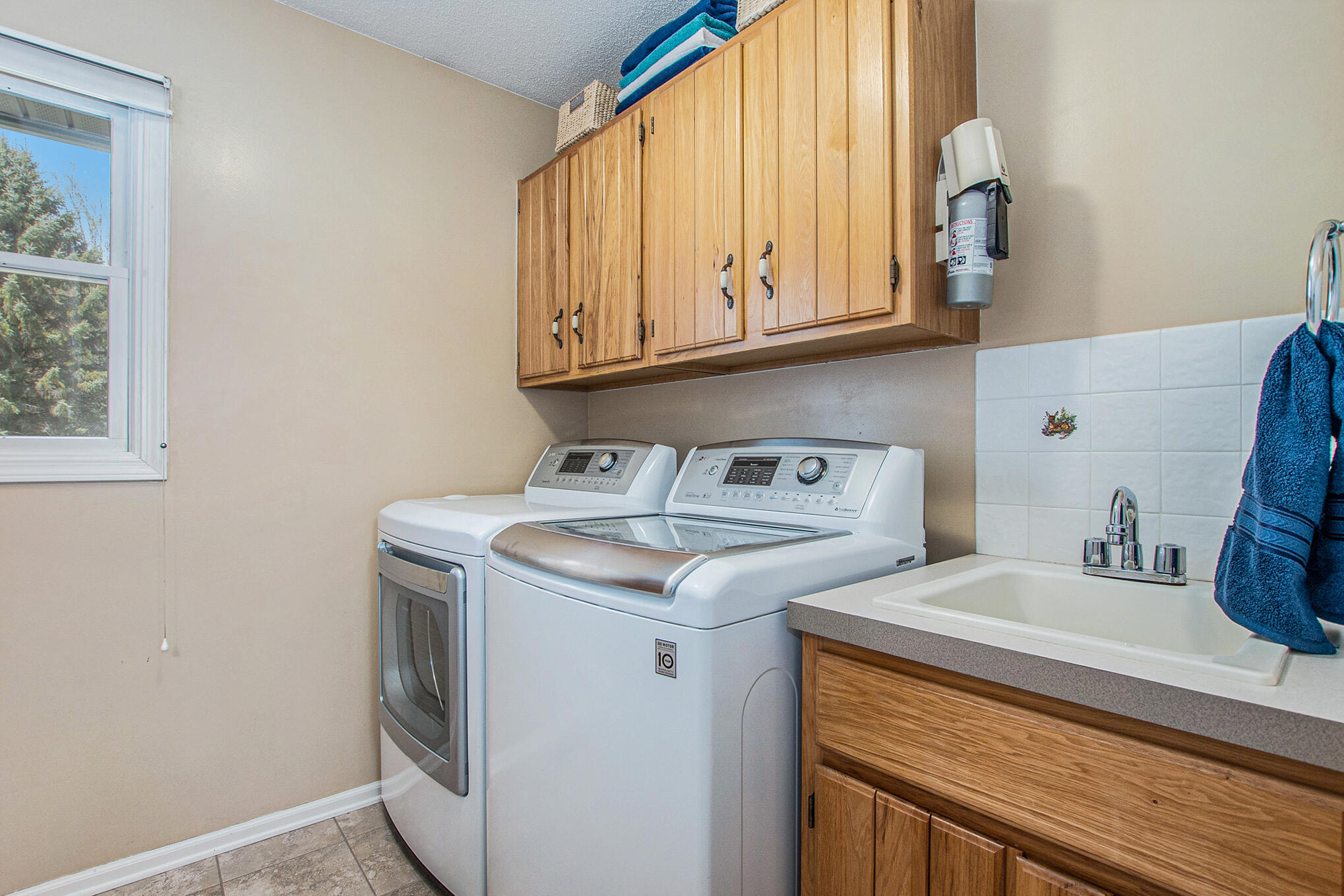 1715 West River Road Muskegon, MI 49445 - Photo 20 of 49 IMG_5459