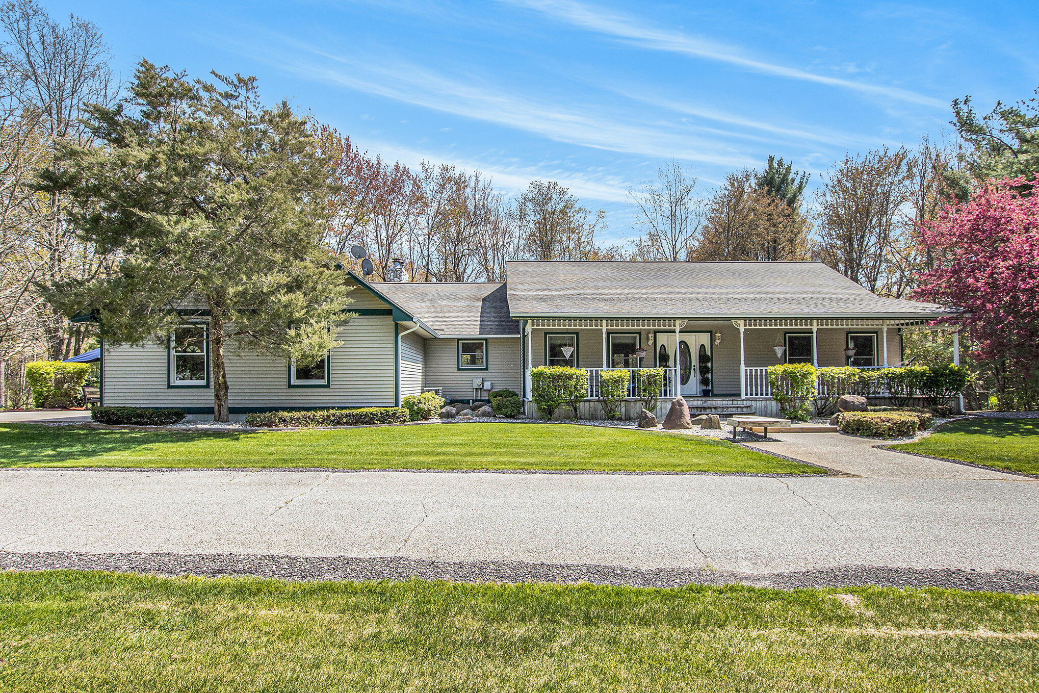 1715 West River Road Muskegon, MI 49445 - Photo 4 of 49 IMG_5512