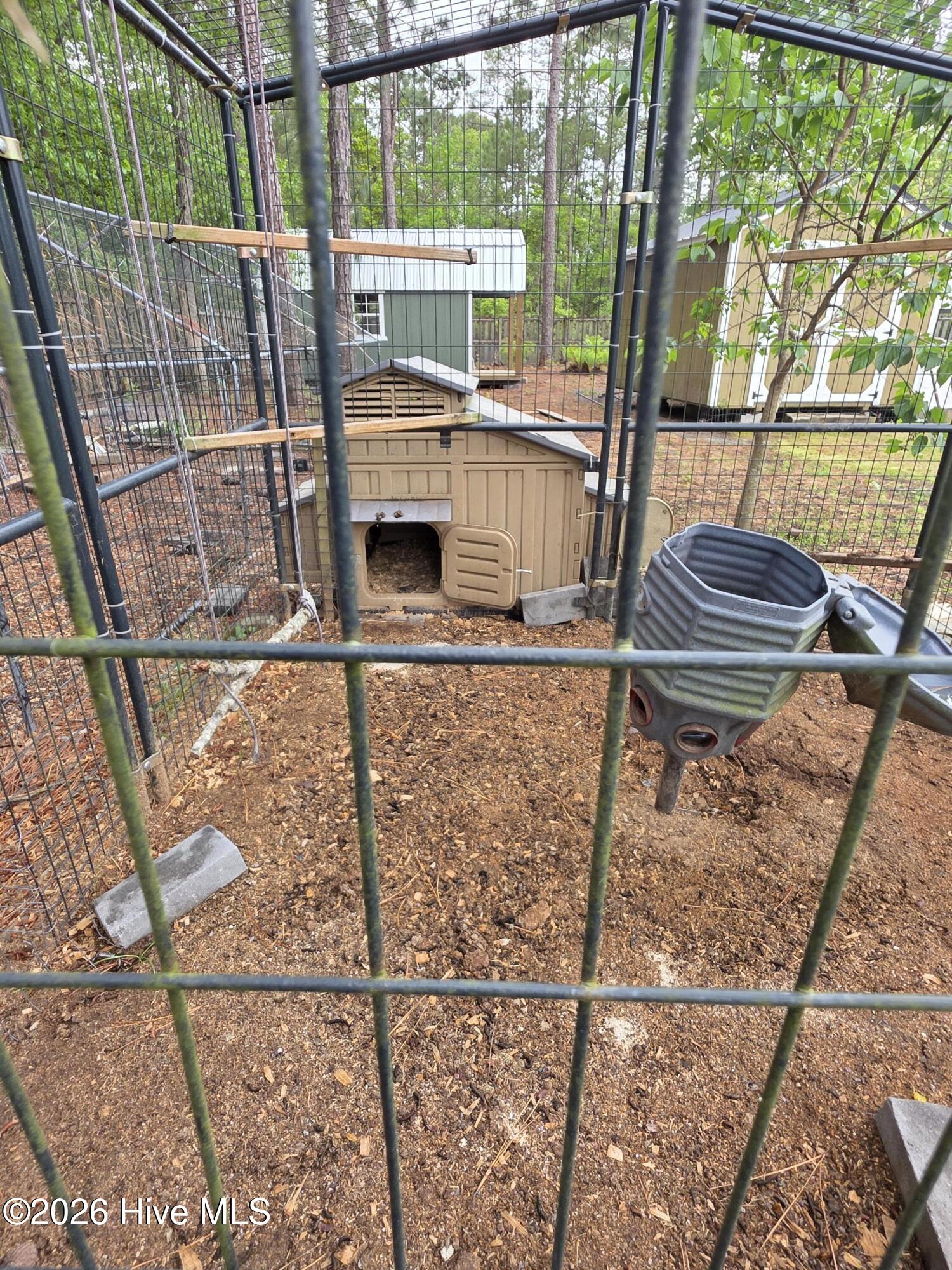 100 Foxrun Drive Hampstead, NC 28443 - Photo 49 of 62 Chicken Coops 3