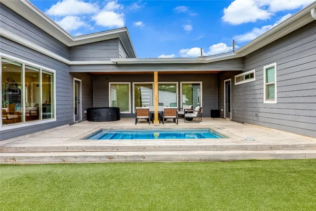 $575,000 | 8603 Bighorn Circle, Lago Vista, TX 78645