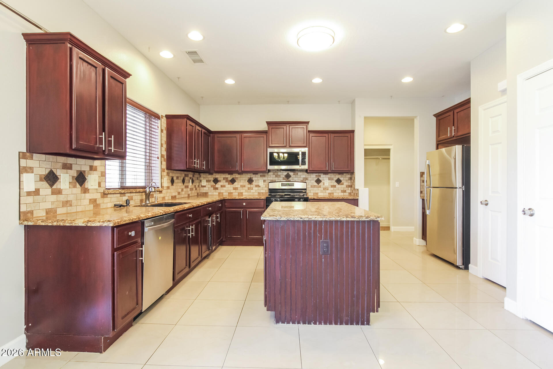 30225 West Cheery Lynn Road Buckeye, AZ 85396 - Photo 7 of 22 008-photo-kitchen-15496138