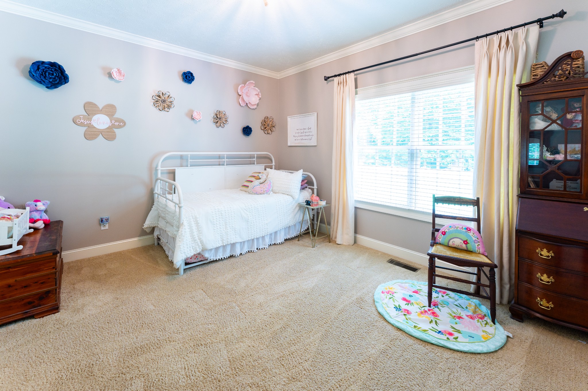 1015 Kelly Road Dyersburg, TN 38024 - Photo 28 of 41 a bedroom with bed and a window