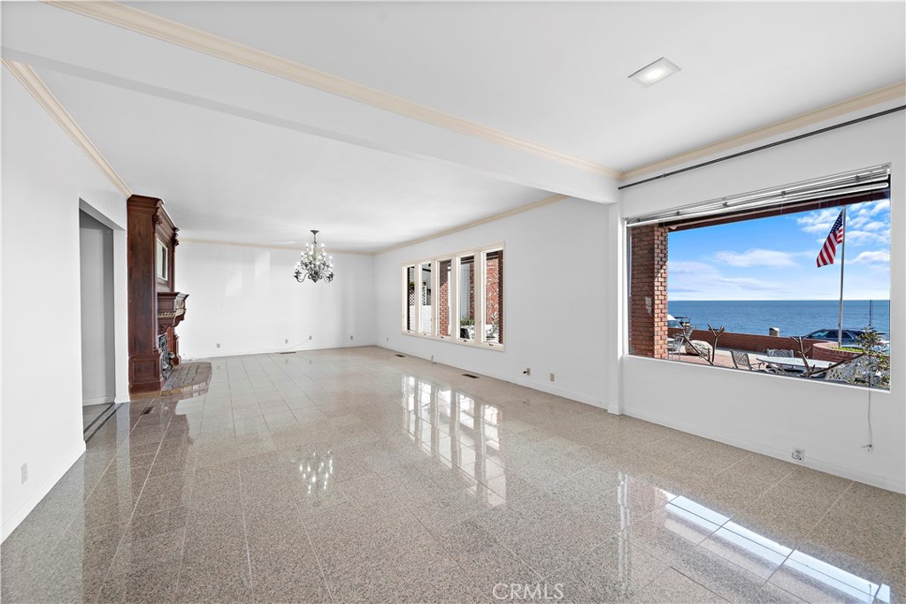 3516 Ocean Boulevard Corona del Mar, CA 92625 - Photo 4 of 42 Entry view