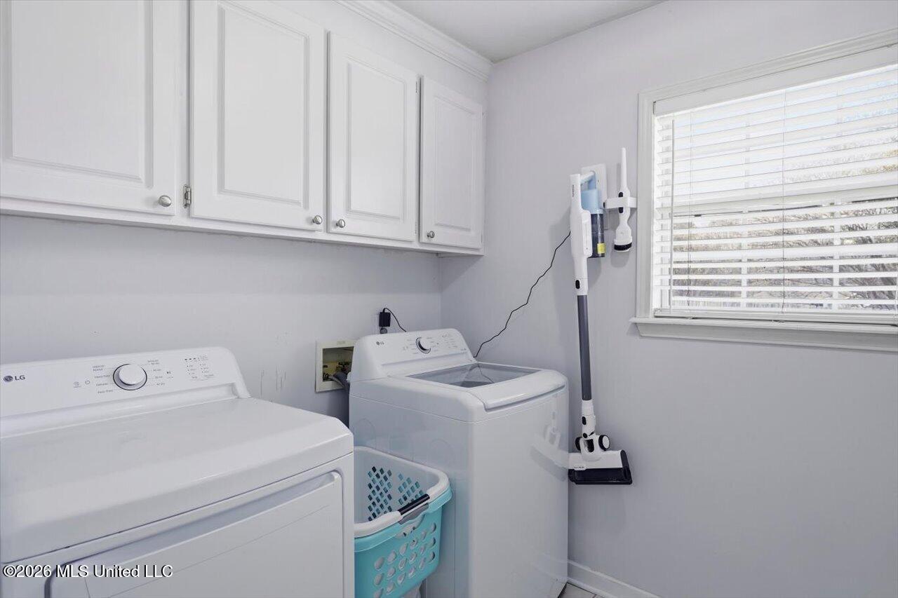 2005 Stonehendge Drive Brandon, MS 39042 - Photo 17 of 29 Laundry room