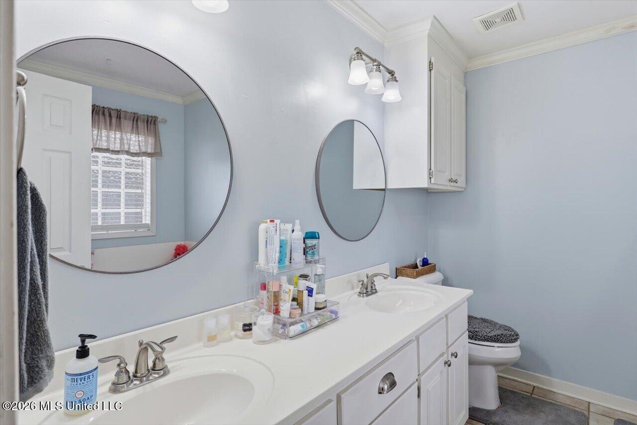 2005 Stonehendge Drive Brandon, MS 39042 - Photo 20 of 29 Master Bath