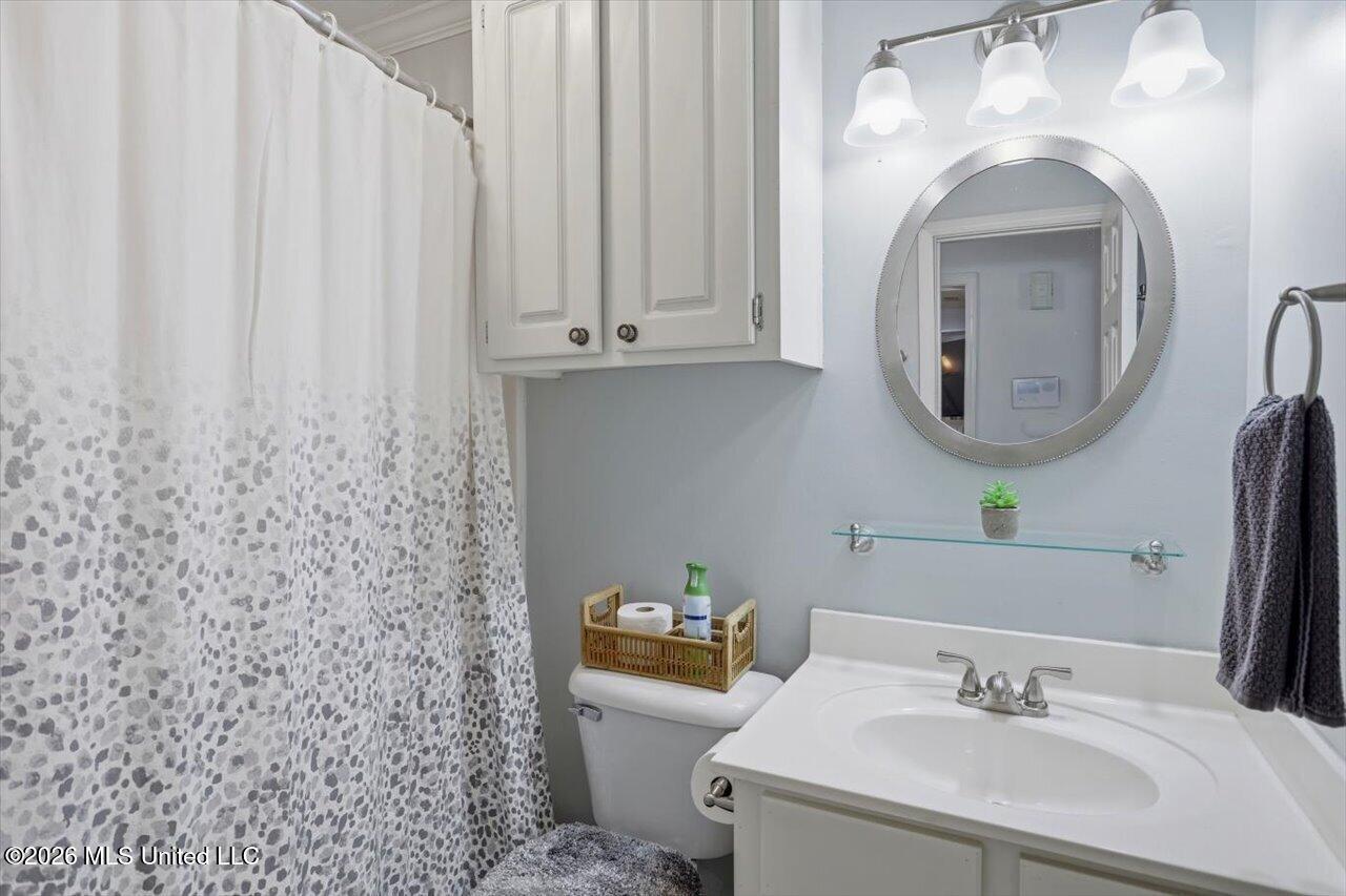 2005 Stonehendge Drive Brandon, MS 39042 - Photo 23 of 29 Bathroom